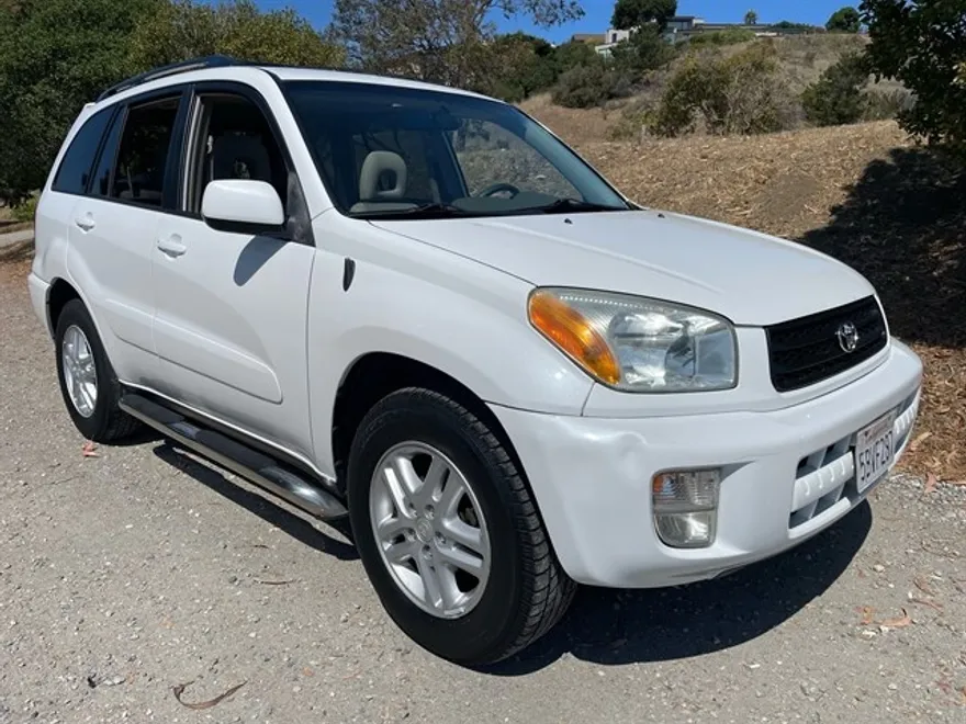 2003 Toyota RAV4 L photo 1