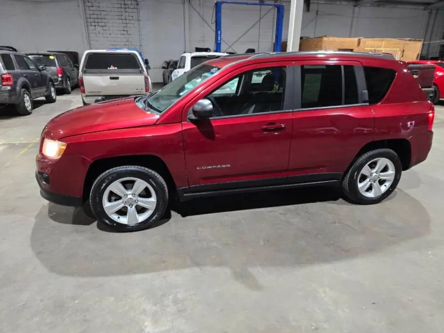 2013 Jeep Compass Sport photo 1