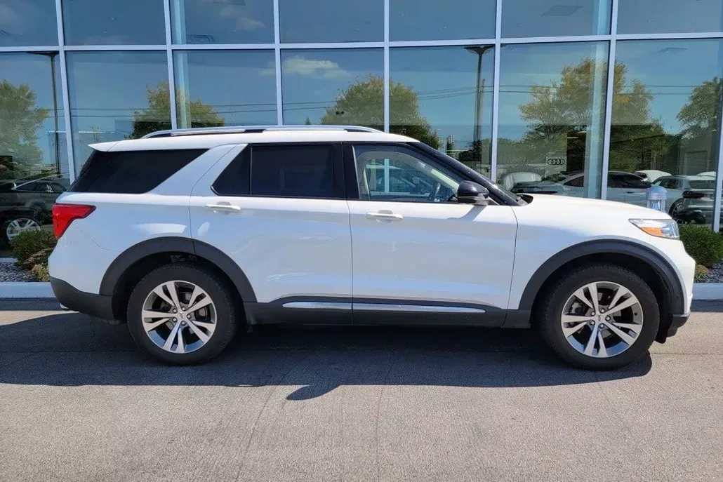 2020 Ford Explorer Platinum photo 1