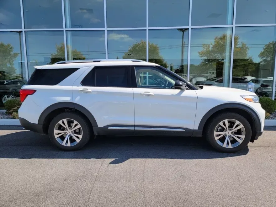 2020 Ford Explorer Platinum photo 1