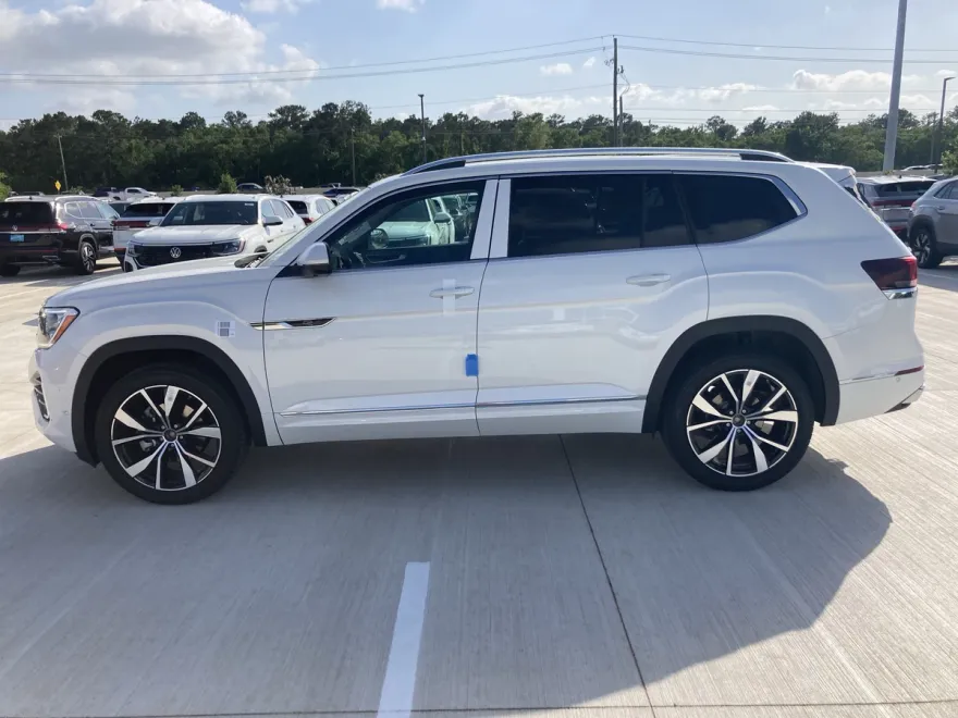 2025 Volkswagen Atlas SEL Premium R-Line photo 1