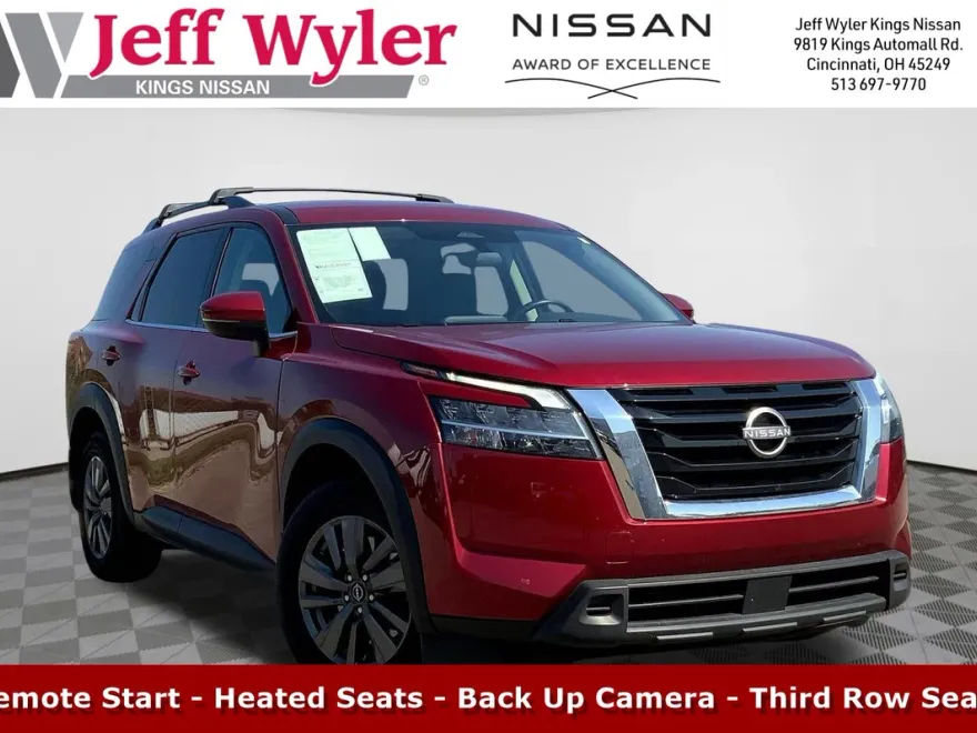 2022 Nissan Pathfinder SV photo 1