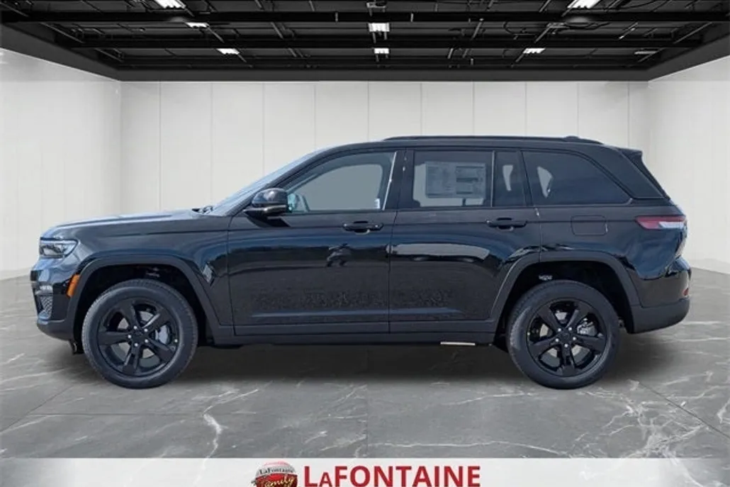 2025 Jeep Grand Cherokee Limited photo 1
