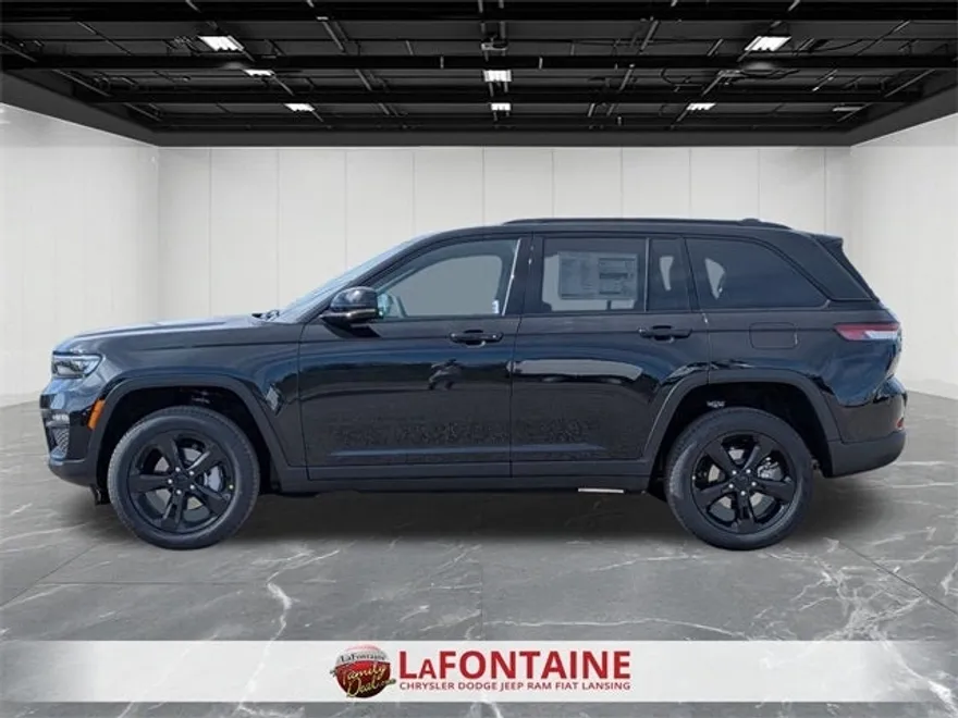 2025 Jeep Grand Cherokee Limited photo 1