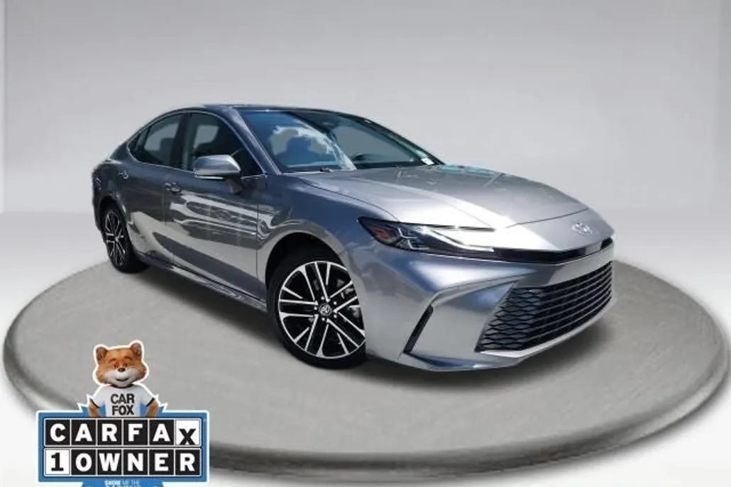 2025 Toyota Camry XLE photo 1