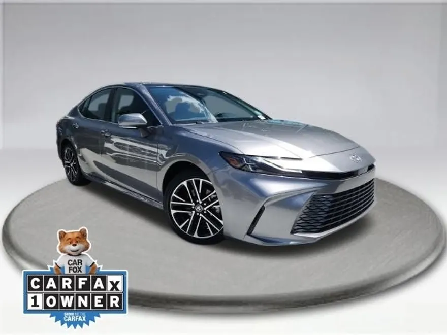 2025 Toyota Camry XLE photo 1
