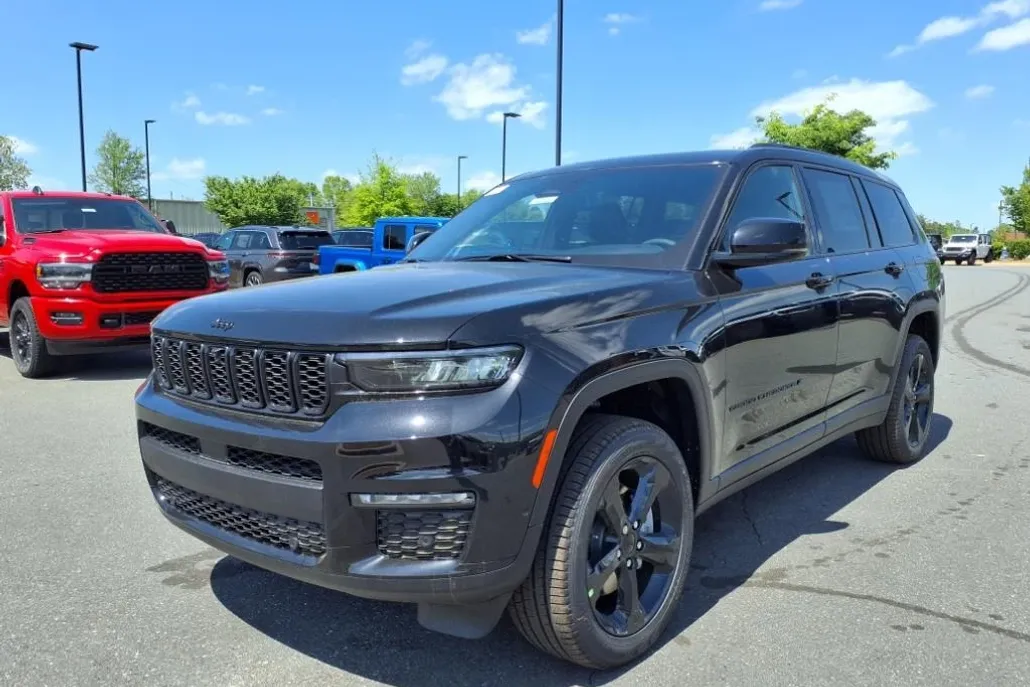 2025 Jeep Grand Cherokee Limited photo 1
