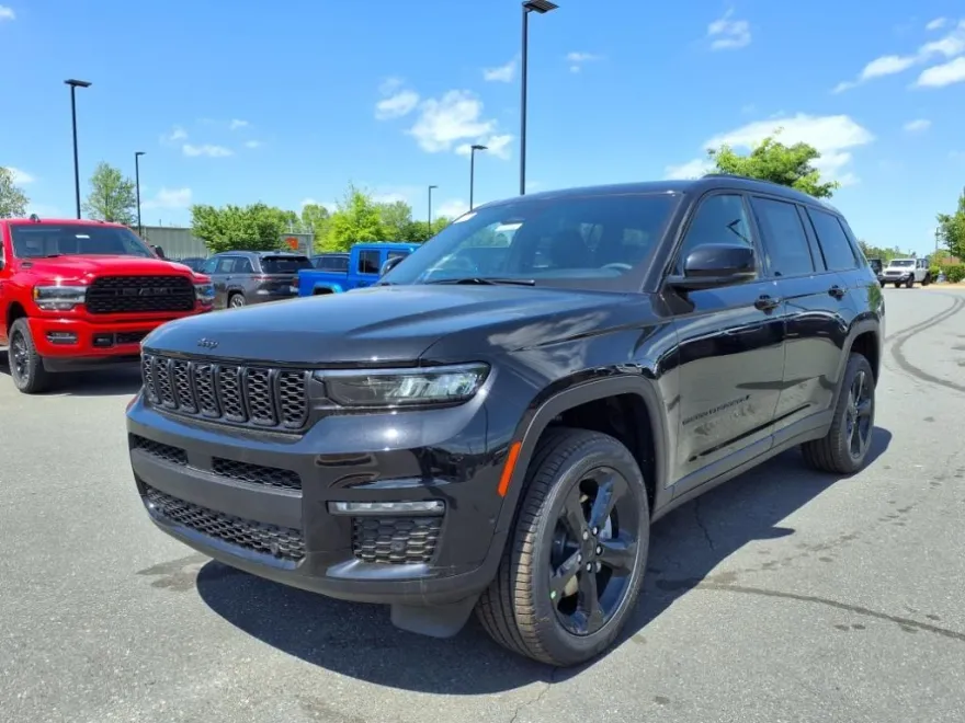 2025 Jeep Grand Cherokee Limited photo 1