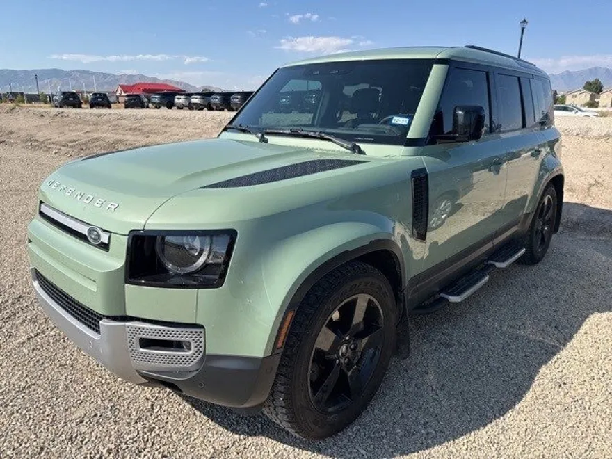 2023 Land Rover Defender 110 photo 1