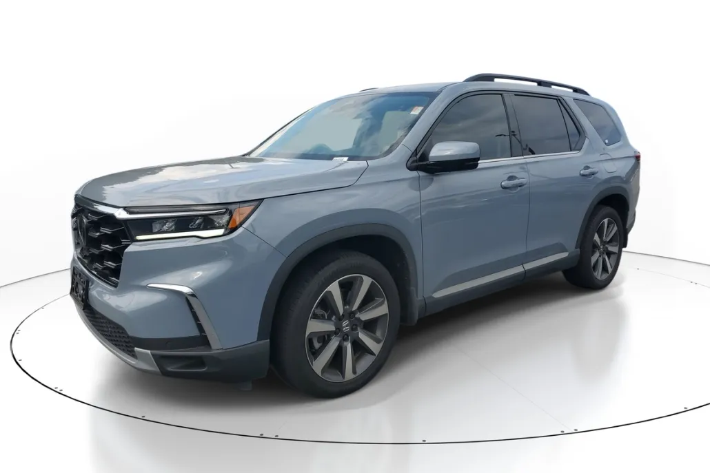 2025 Honda Pilot Touring photo 1