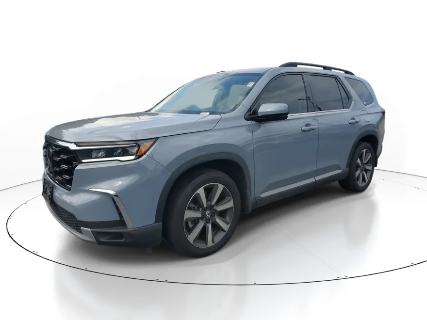 2025 Honda Pilot Touring photo 1