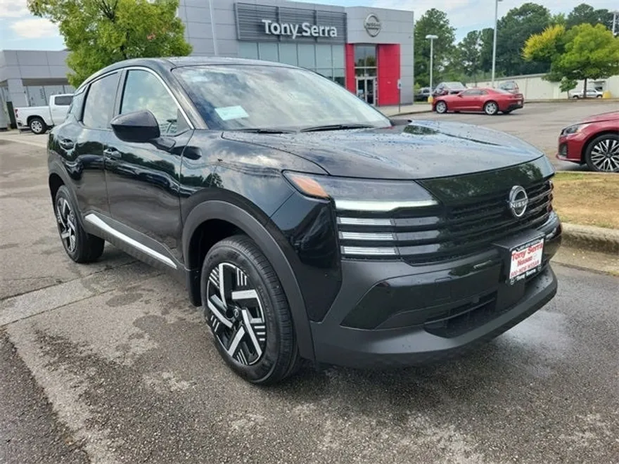 2025 Nissan Kicks SV photo 1