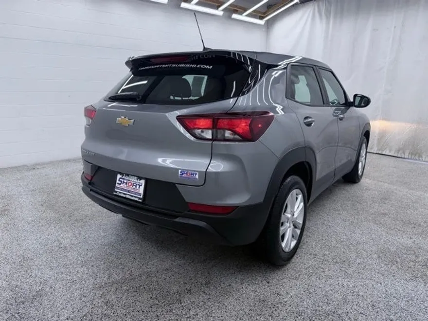 2023 Chevrolet Trailblazer LS photo 1