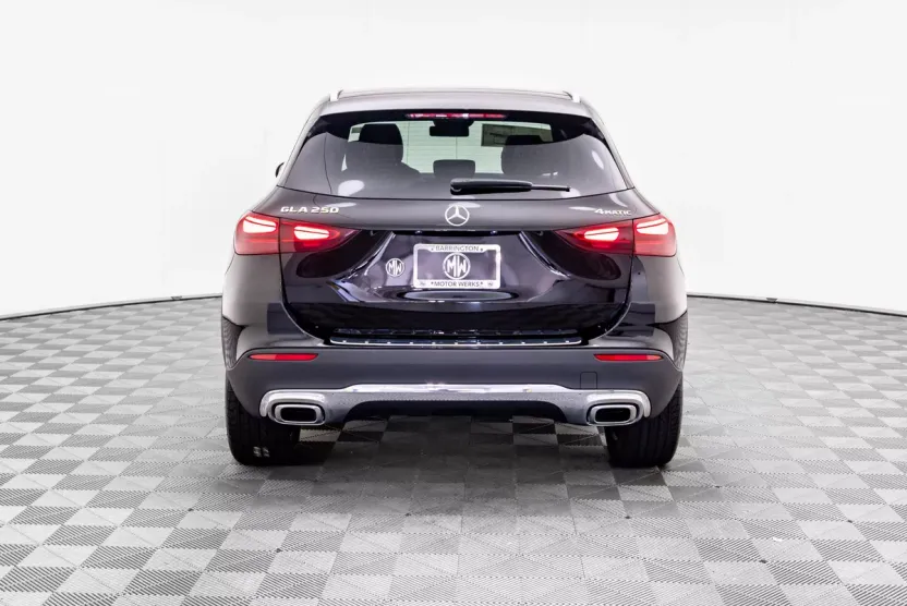 2026 Mercedes Benz GLA 250 4MATIC photo 1