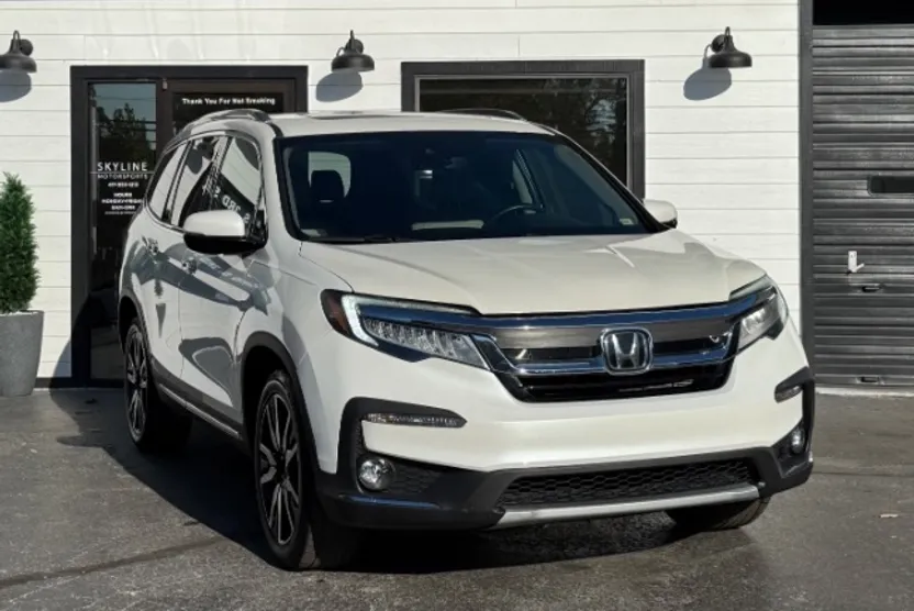 2019 Honda Pilot Touring photo 1