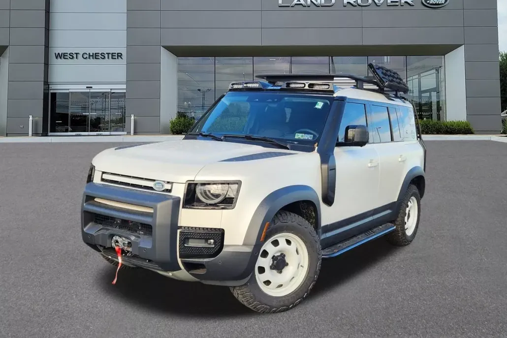 2024 Land Rover Defender 110 S photo 1