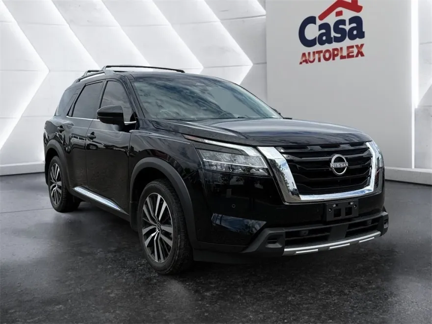 2024 Nissan Pathfinder Platinum photo 1
