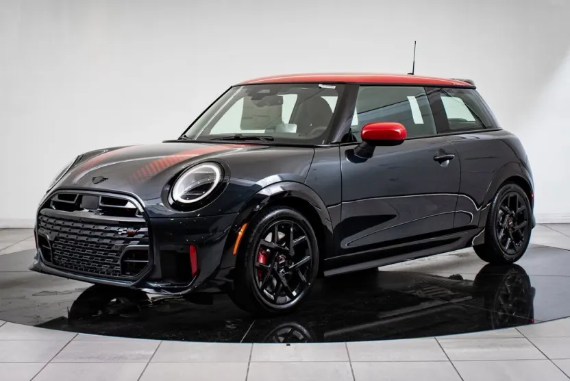 2025 Mini Cooper 2 Door Hardtop Iconic photo 1