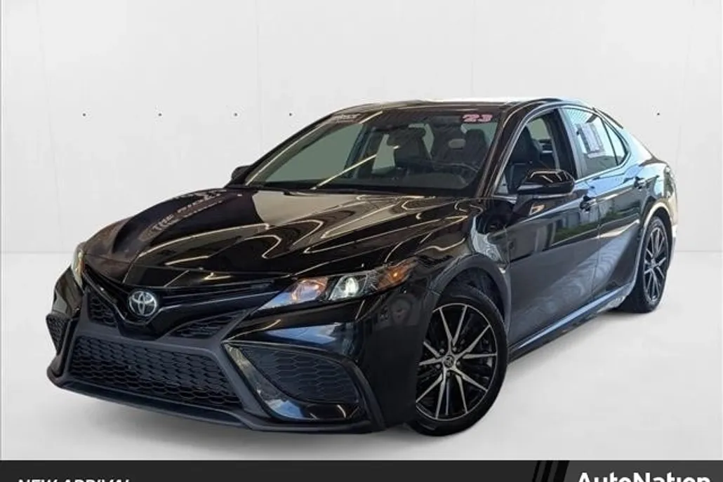 2023 Toyota Camry SE photo 1