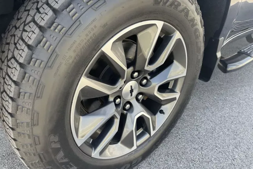 2022 Chevrolet Silverado 1500 RST photo 1
