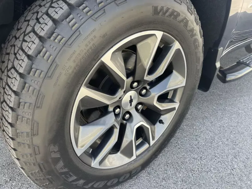 2022 Chevrolet Silverado 1500 RST photo 1