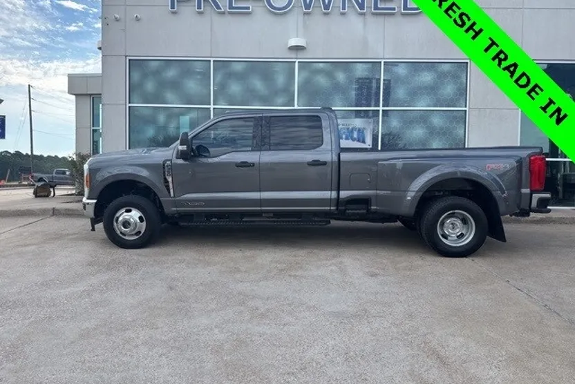 2023 Ford F-350 photo 1