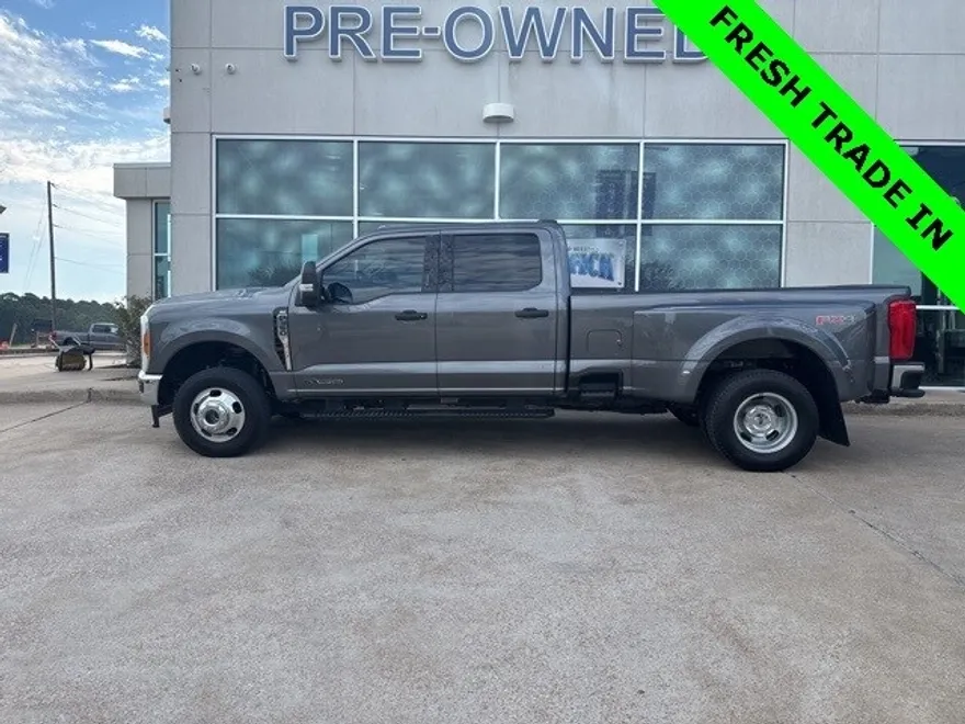 2023 Ford F-350 photo 1