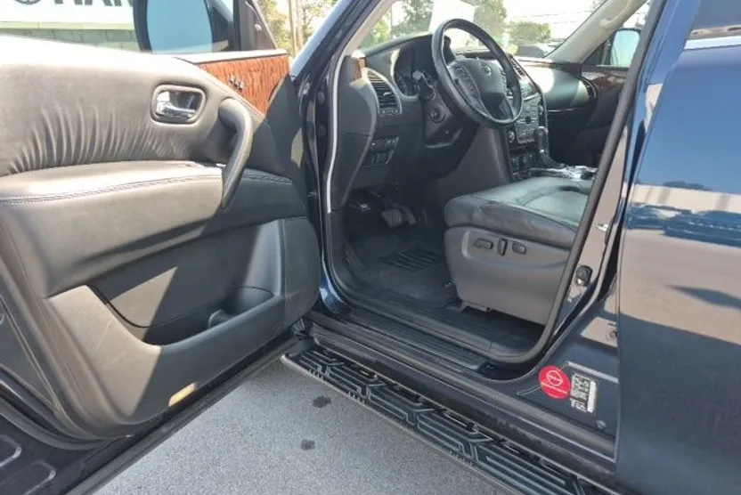 2020 Nissan Armada SL photo 1