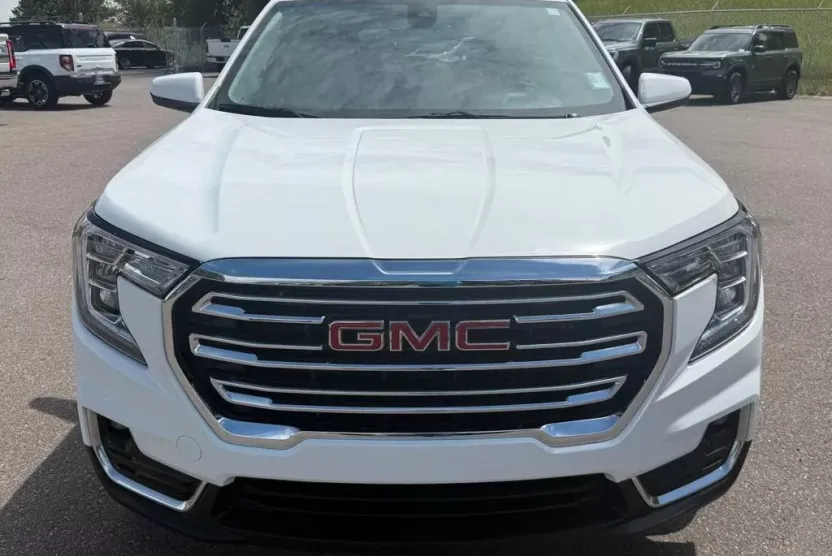 2023 Gmc Terrain SLT photo 1