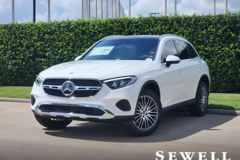 2026 Mercedes Benz GLC 300 photo 1