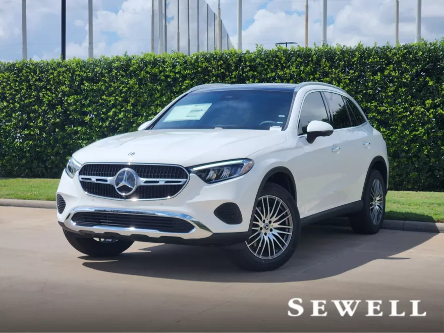 2026 Mercedes Benz GLC 300 photo 1