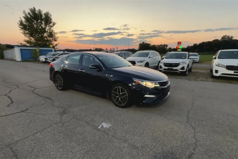 2020 Kia Optima SE photo 1