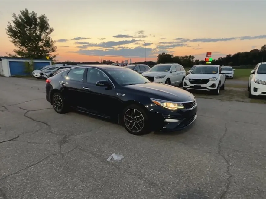 2020 Kia Optima SE photo 1