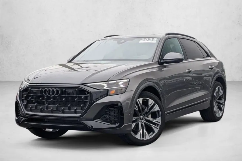 2025 Audi Q8 Prestige 55 photo 1