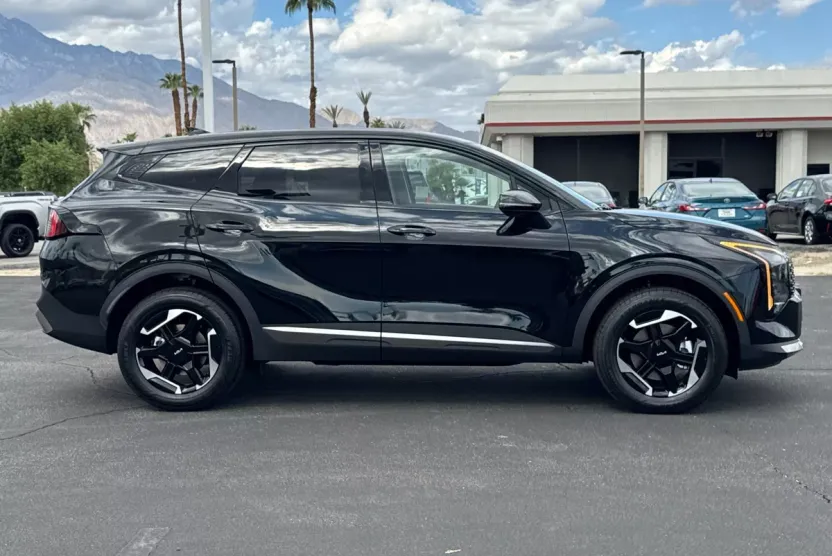 2026 Kia Sportage Hybrid S photo 1