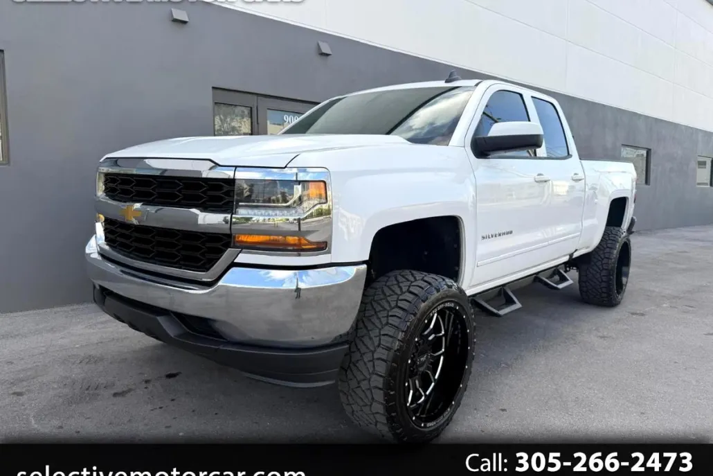 2018 Chevrolet Silverado 1500 photo 1