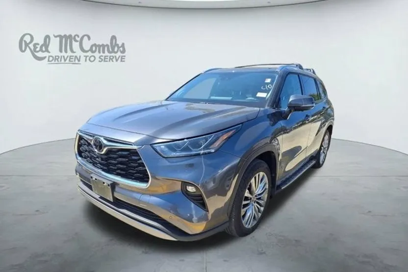 2023 Toyota Highlander Platinum photo 1