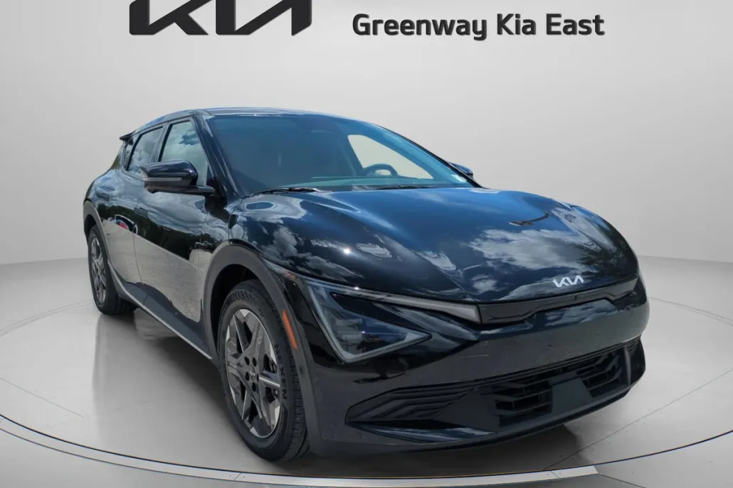 2025 Kia EV6 Light photo 1