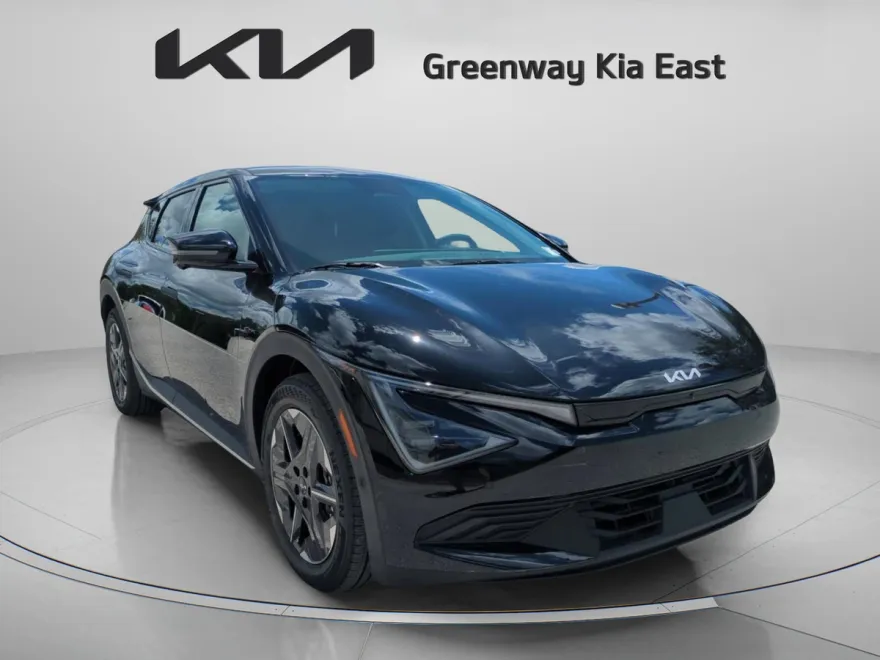 2025 Kia EV6 Light photo 1