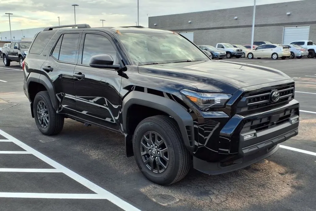 2025 Toyota 4Runner SR5 photo 1