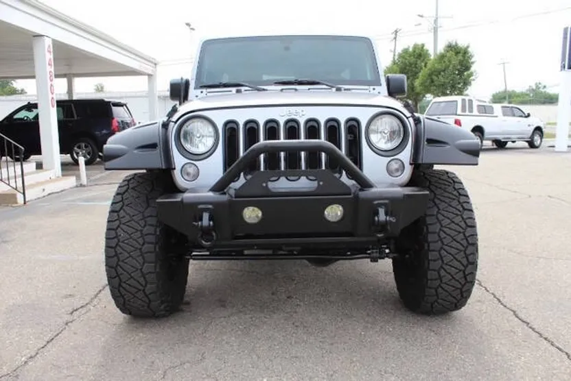 2015 Jeep Wrangler Unlimited Rubicon photo 1