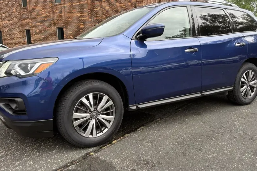 2018 Nissan Pathfinder photo 1