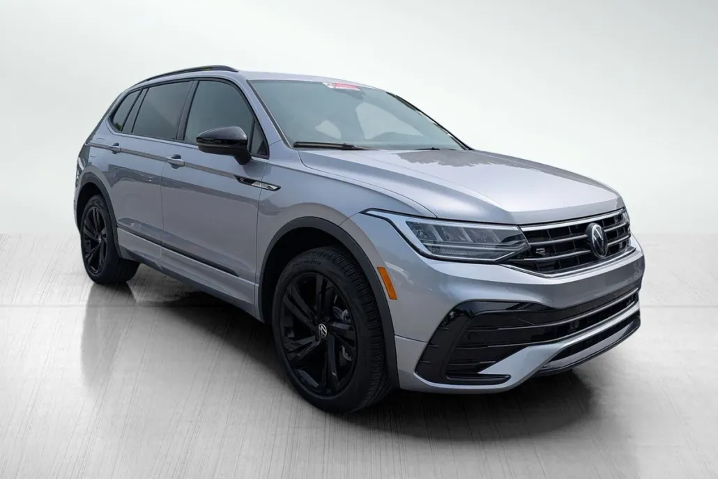 2024 Volkswagen Tiguan SE R-Line Black photo 1