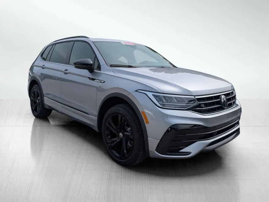 2024 Volkswagen Tiguan SE R-Line Black photo 1