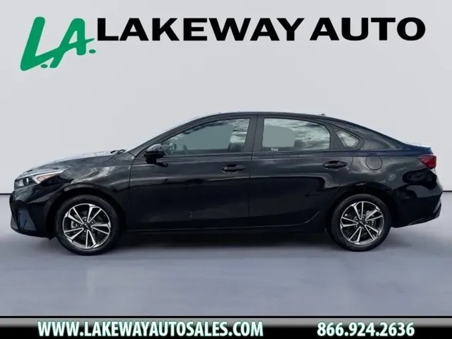 2024 Kia Forte LXS photo 1