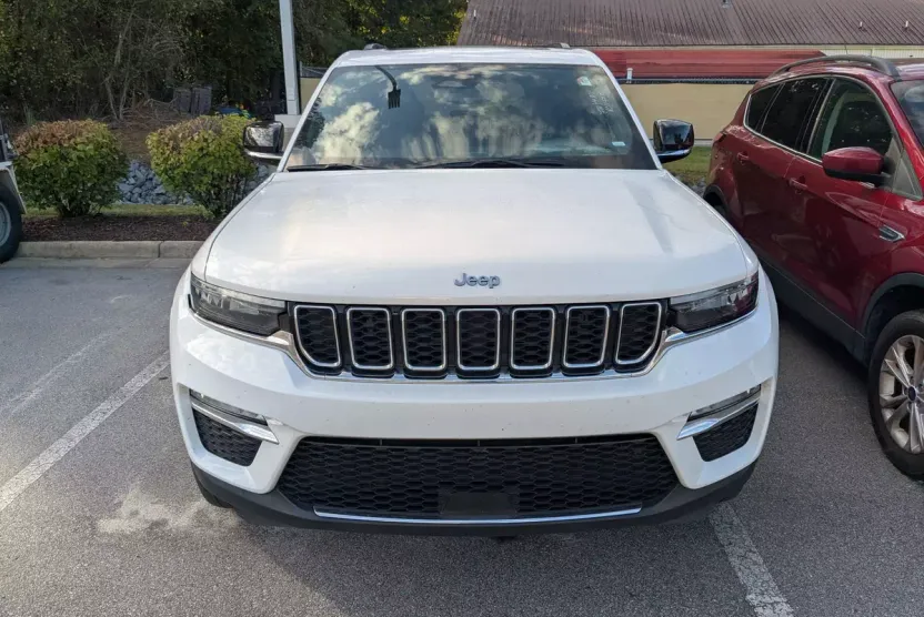 2024 Jeep Cherokee Limited 4xe photo 1