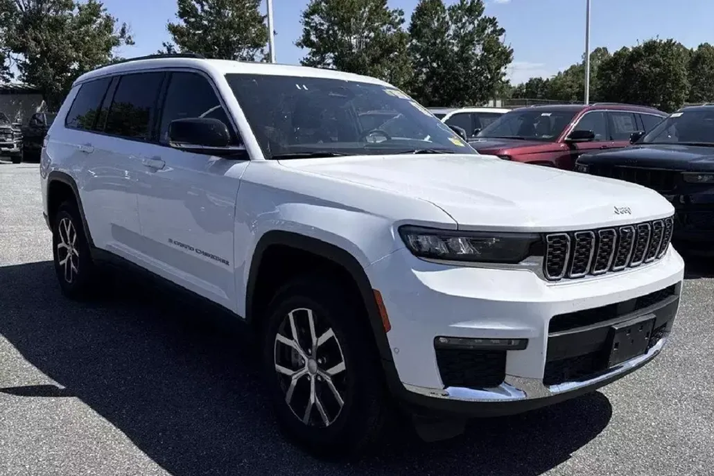 2024 Jeep Grand Cherokee Limited photo 1