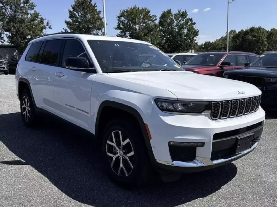 2024 Jeep Grand Cherokee Limited photo 1