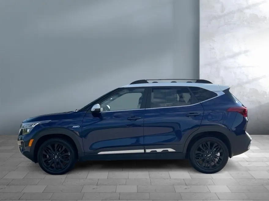 2023 Kia Seltos Nightfall Edition photo 1
