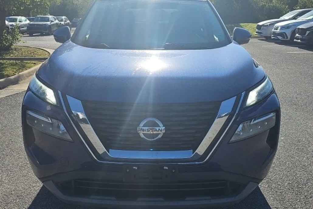 2021 Nissan Rogue SV photo 1